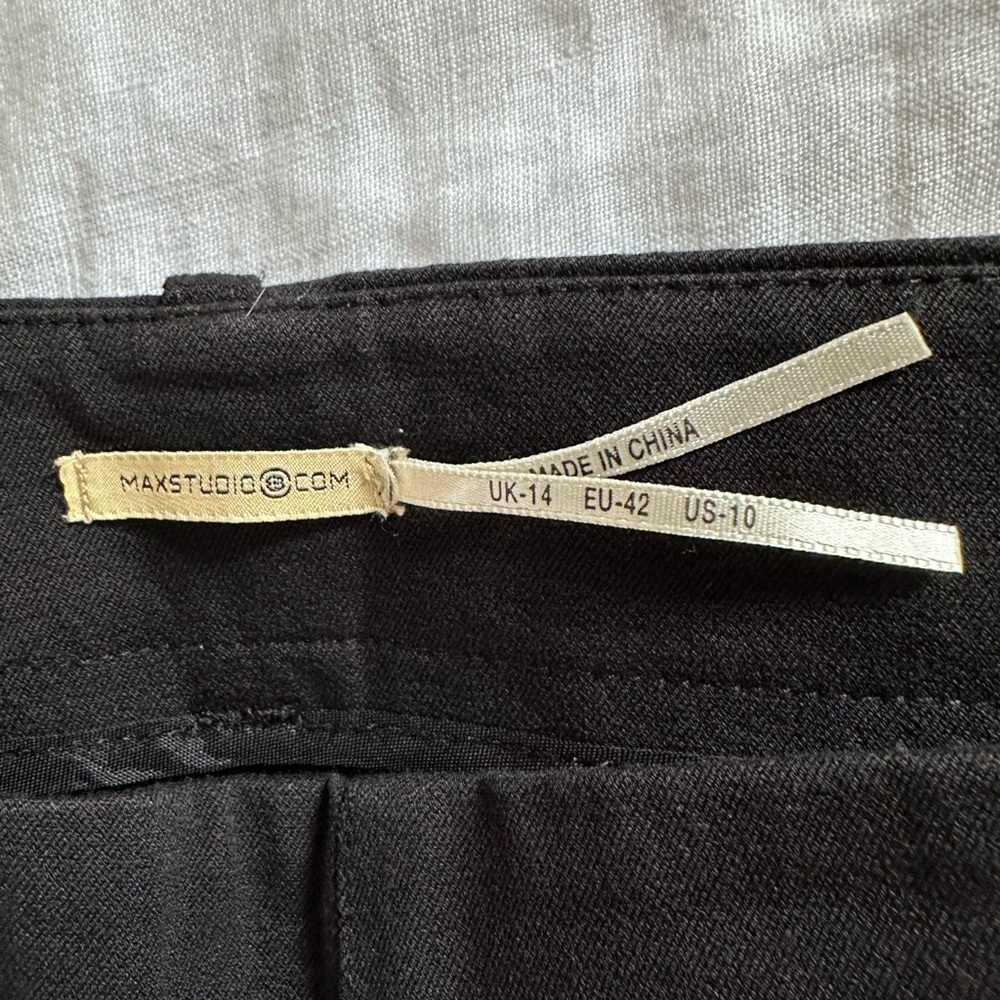 NWT classic black Max Studio cigarette ankle pants with front zipper, Size 10. - Picture 2 of 6